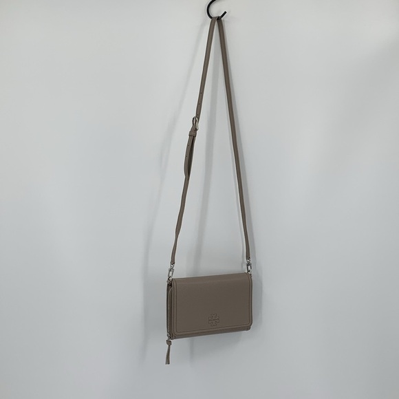 Tory Burch Thea flat crossbody wallet French gray clutch purse bag silver new - Picture 6 of 6